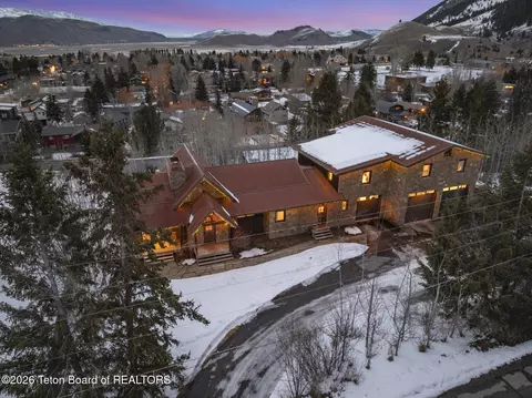 735 Upper Redmond Rd, Jackson, WY 83001