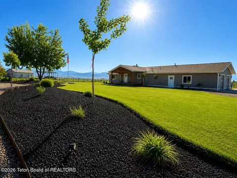 963 Stump Crk, Auburn, WY 83111
