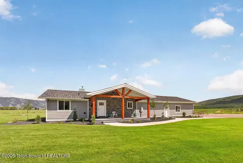 963 Stump Crk, Auburn, WY 83111