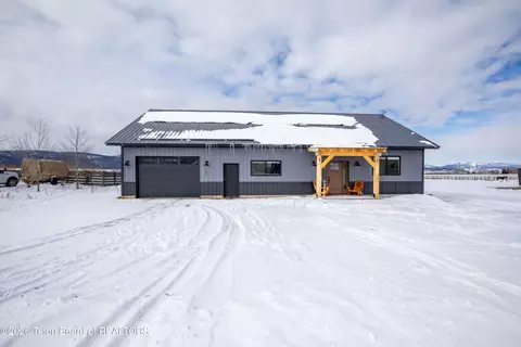 123 E Circle Dr, Thayne, WY 83127