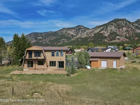 586 Cedar Creek Dr, Star Valley Ranch, WY 83127