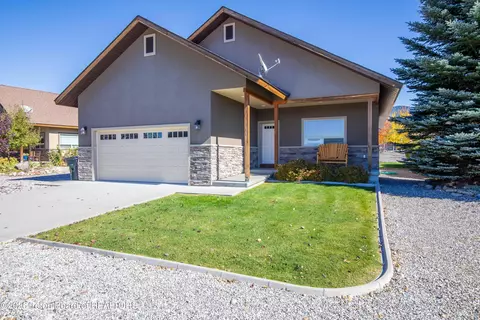31 Pinyon St, Thayne, WY 83127