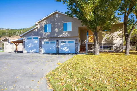 507 Three Rivers Dr, Alpine, WY 83128