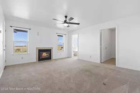 Living - 1122 Canoe Loop, Victor, ID 83455 photo 6 of 7