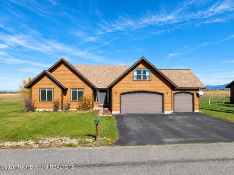 Exterior - 1122 Canoe Loop, Victor, ID 83455 photo 5 of 9