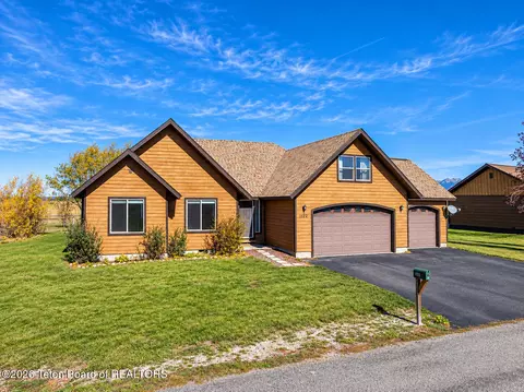 Exterior - 1122 Canoe Loop, Victor, ID 83455 photo 6 of 9