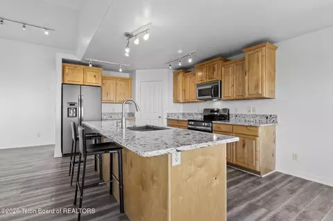 Kitchen - 1122 Canoe Loop, Victor, ID 83455 photo 4 of 7