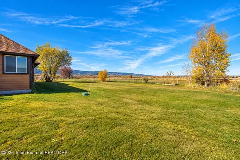 Exterior - 1122 Canoe Loop, Victor, ID 83455 photo 4 of 9