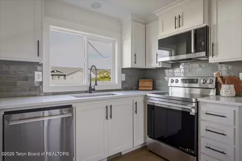 Kitchen - 2391 N 465, Saint Anthony, ID 83445 photo 3 of 5