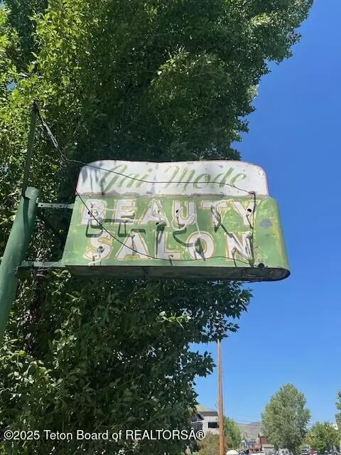 110 W 120 W Hansen Ave, Jackson, WY 83001