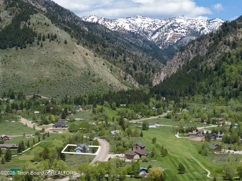 388 Middle Branch Dr, Star Valley Ranch, WY 83127