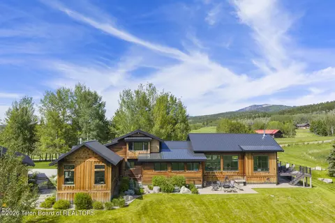 130 Yellow Rose Dr, Alta, WY 83414
