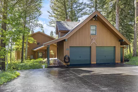 6815 W Paintbrush Trl, Wilson, WY 83014