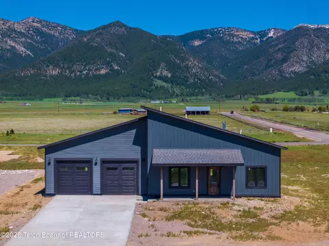 524 Little Greys Loop, Etna, WY 83118