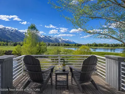 4317 W Spring Violet Ct, Wilson, WY 83014
