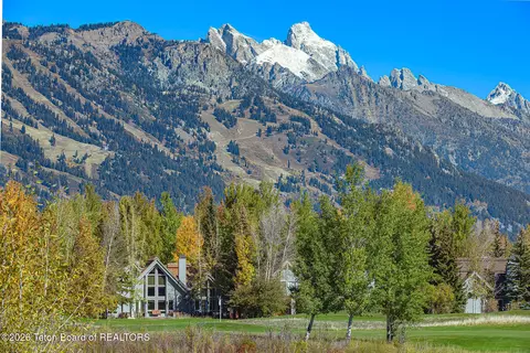 4317 W Spring Violet Ct, Wilson, WY 83014