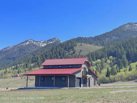 115 Spike Lp, Etna, WY 83118