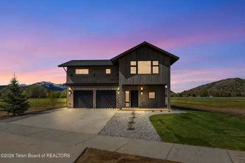 2055 Log Cabin Clb Rd, Jackson, WY 83001