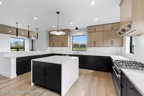 2055 Log Cabin Clb Rd, Jackson, WY 83001