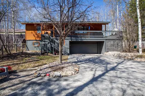 378 Sugar Loaf Dr, Star Valley Ranch, WY 83127