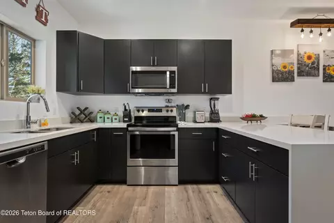 Kitchen - 47 Cedron Rd UNIT 15, Victor, ID 83455 photo 3 of 5