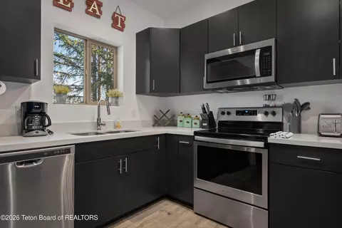 Kitchen - 47 Cedron Rd UNIT 15, Victor, ID 83455 photo 4 of 5