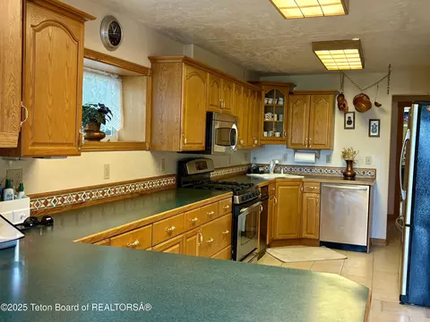 Kitchen - 189 Choke Cherry Ln, Irwin, ID 83428 photo 2 of 5