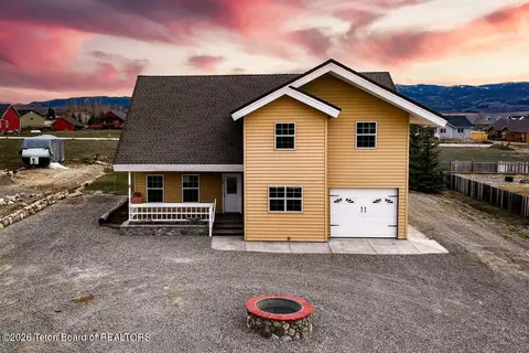 48 Brushwood Dr, Star Valley Ranch, WY 83127