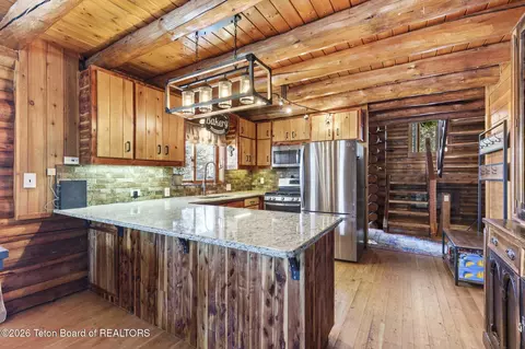 Kitchen - 7285 Pine Tree Rd, Victor, ID 83455 photo 2 of 5