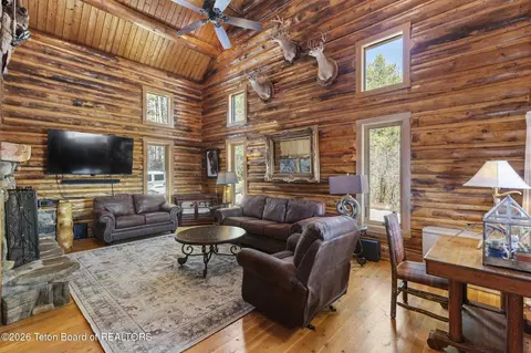 Living - 7285 Pine Tree Rd, Victor, ID 83455 photo 2 of 7