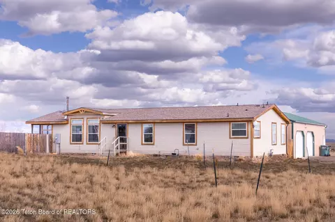 2 Cheyenne Trl, Pinedale, WY 82941