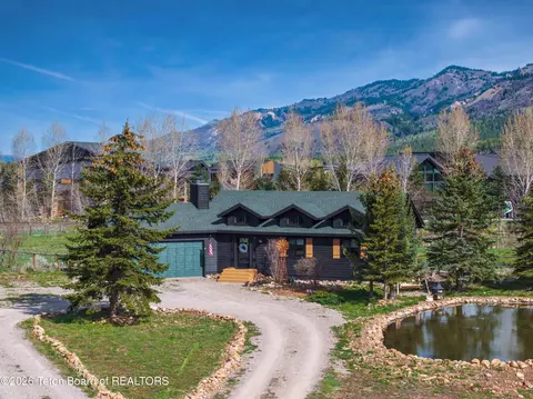 60 Buckrail Ln, Alpine, WY 83128