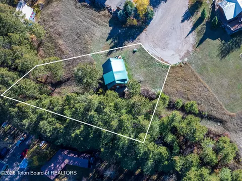681 Overlook Cir, Alpine, WY 83128