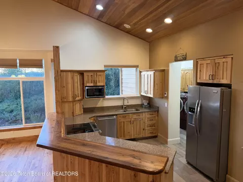 Kitchen - 1300 Hillside Loop, Thayne, WY 83127 photo 2 of 2