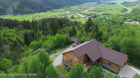 1300 Hillside Loop, Thayne, WY 83127