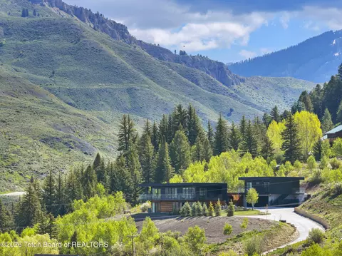 11330 Hoback Junction South Rd, Jackson, WY 83001