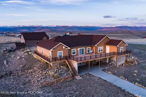 63 Iroquois Trl, Boulder, WY 82923