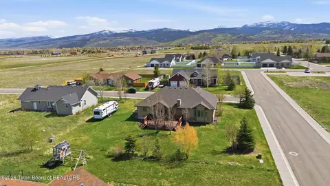 8840 Aurora Dr, Victor, ID 83455