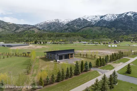 47 Village Ln, Alpine, WY 83128