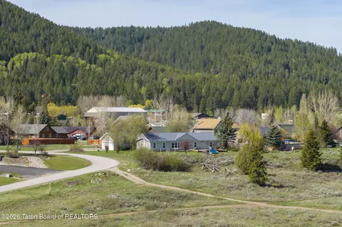 540 Forest Circle Dr, Alpine, WY 83128