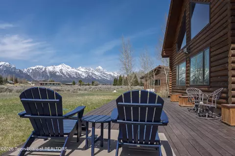 7505 N Roberta Dr, Jackson, WY 83001