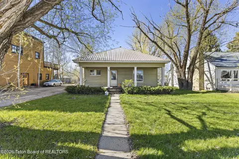 152 E Little Ave, Driggs, ID 83422