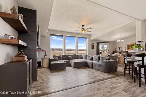 Living - 4 Eagle Ln, Pinedale, WY 82941 photo 2 of 5