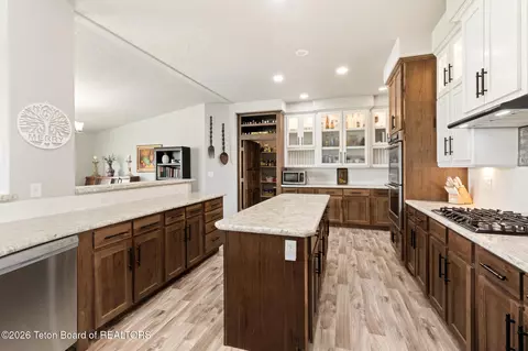 Kitchen - 4 Eagle Ln, Pinedale, WY 82941 photo 2 of 5