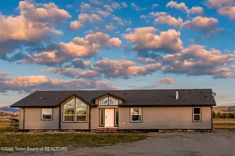 4 Eagle Ln, Pinedale, WY 82941