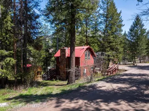 761 Terrace Dr, Alpine, WY 83128