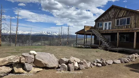 118 Upper Picnic Ridge Rd, Bondurant, WY 82922