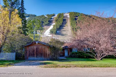 50 E Karns Ave, Jackson, WY 83001