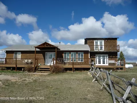 86 Buck Rd, Cora, WY 82925