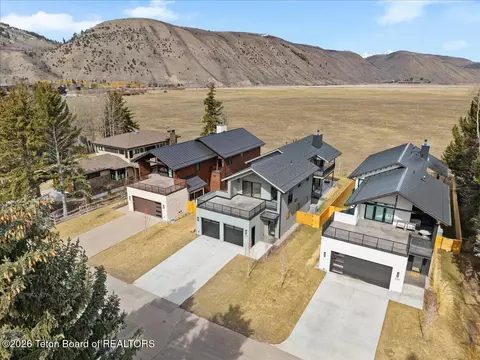 415 Teton Ave, Jackson, WY 83001